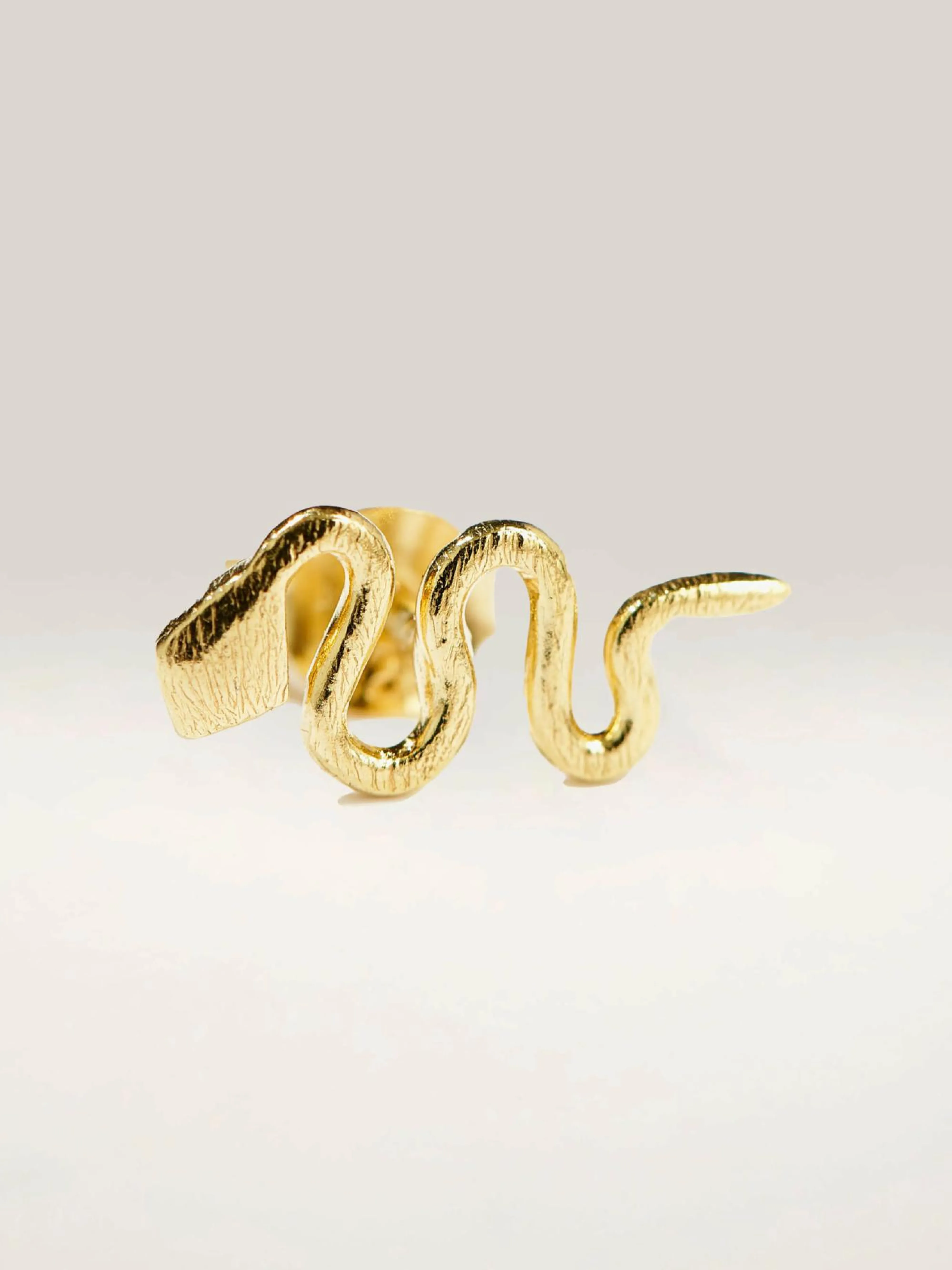 Store Vadi jewels Serpent Stud Oorbellen